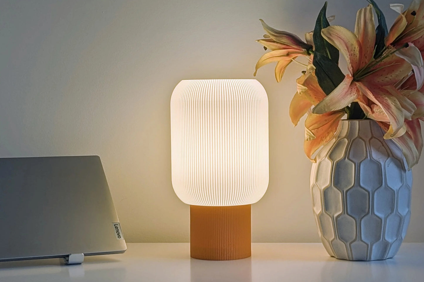 Modern Ribbed Table Lamp – 3D Printed LED Lamp